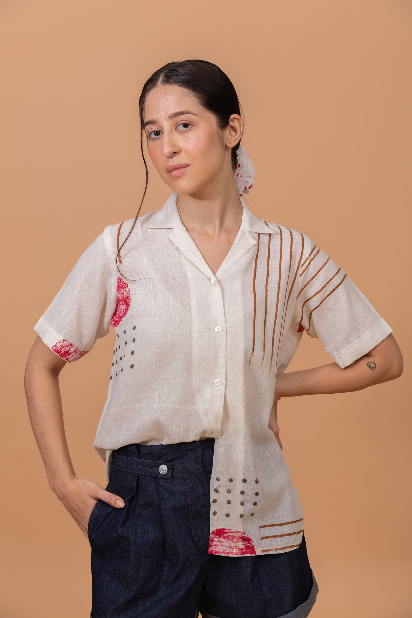 ABSTRACT PRINT NATURAL PIGMENT CUBAN COLLAR KHADI SHIRT