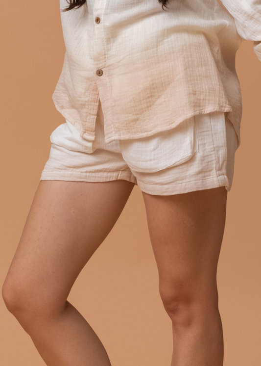 SAND SHADED GOTS-CERTIFIED WRINKLE COTTON SHORTS WITH LINING