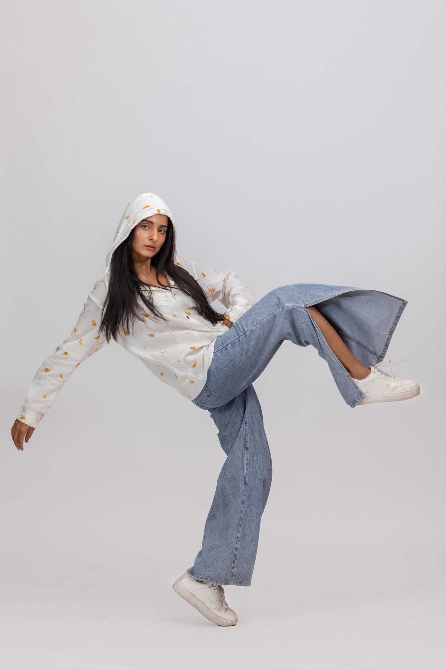 MARIGOLD ECOPRINT GOTS-CERTIFIED WRINKLE COTTON HOODIE